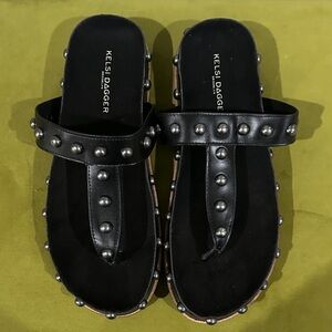 Kelsie Dagger Black Studded Sandals Size 9.5 NWOB